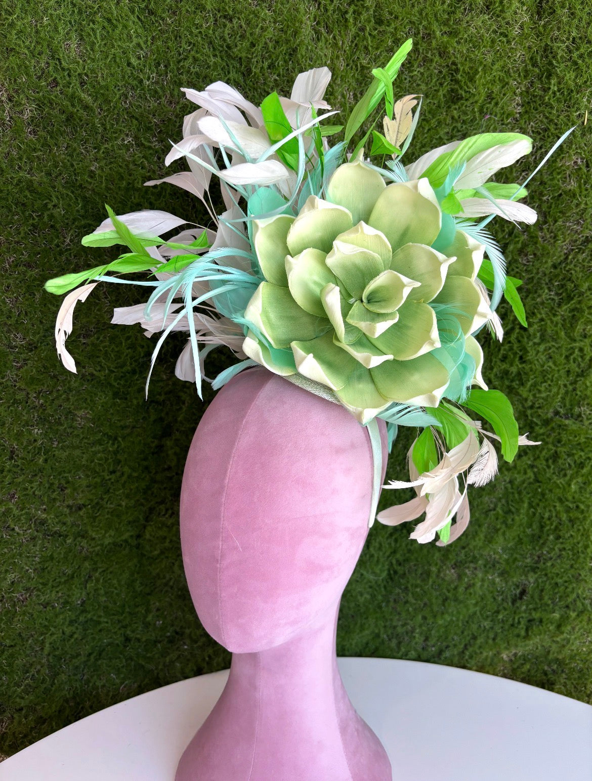 Nina Fascinator - Surprise Lily