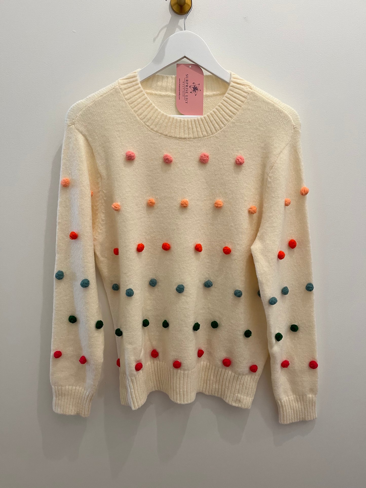 Perfect with Pom Poms in White