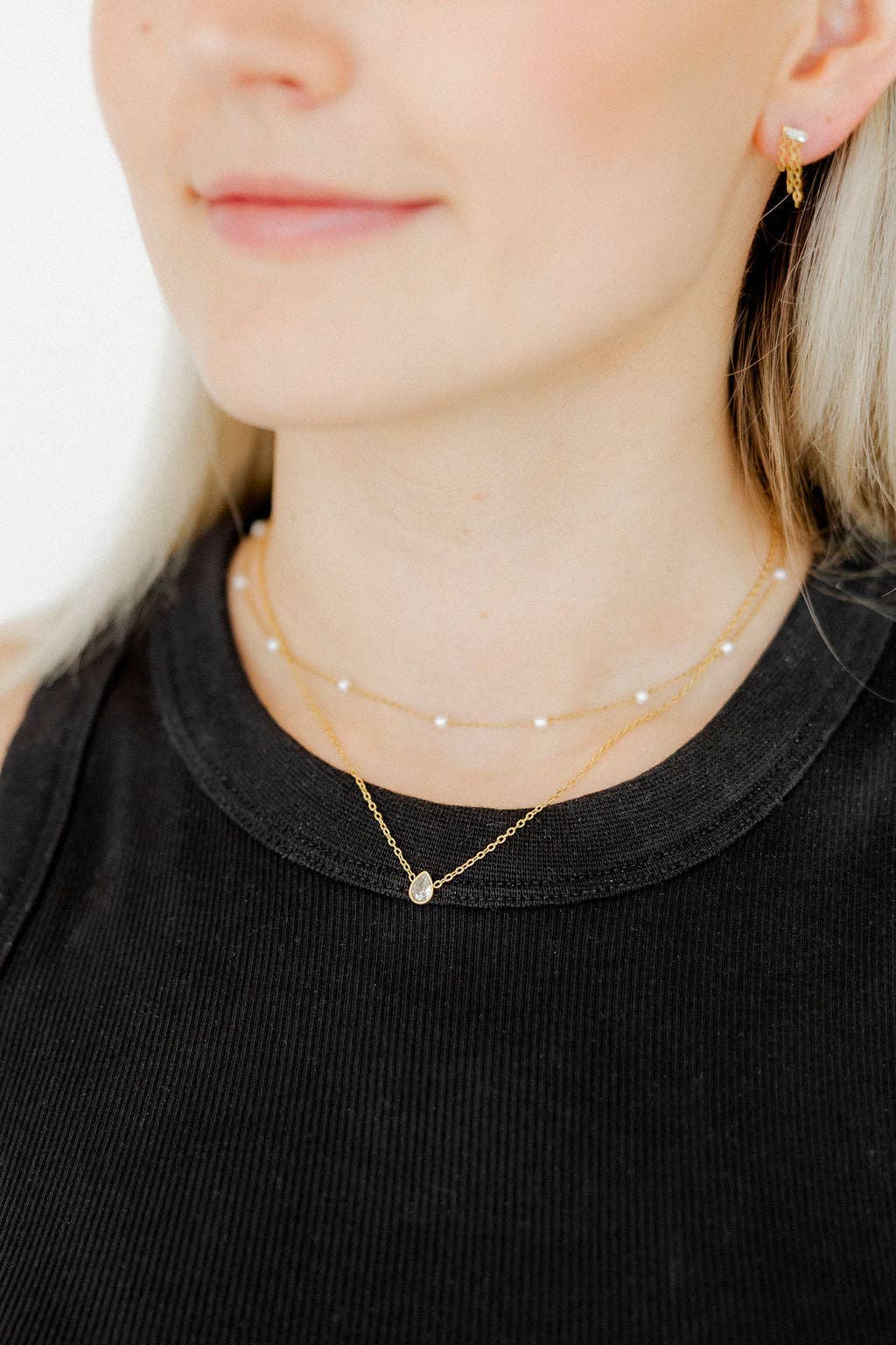 Necklace - Paloma Pear Drop Gold - Surprise Lily