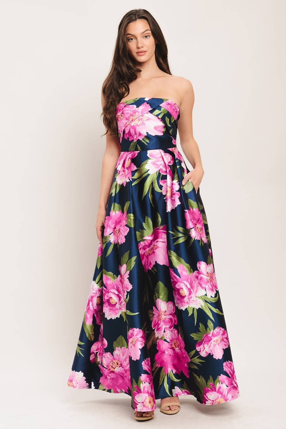 A printed woven maxi dress - ID23210 - Surprise Lily