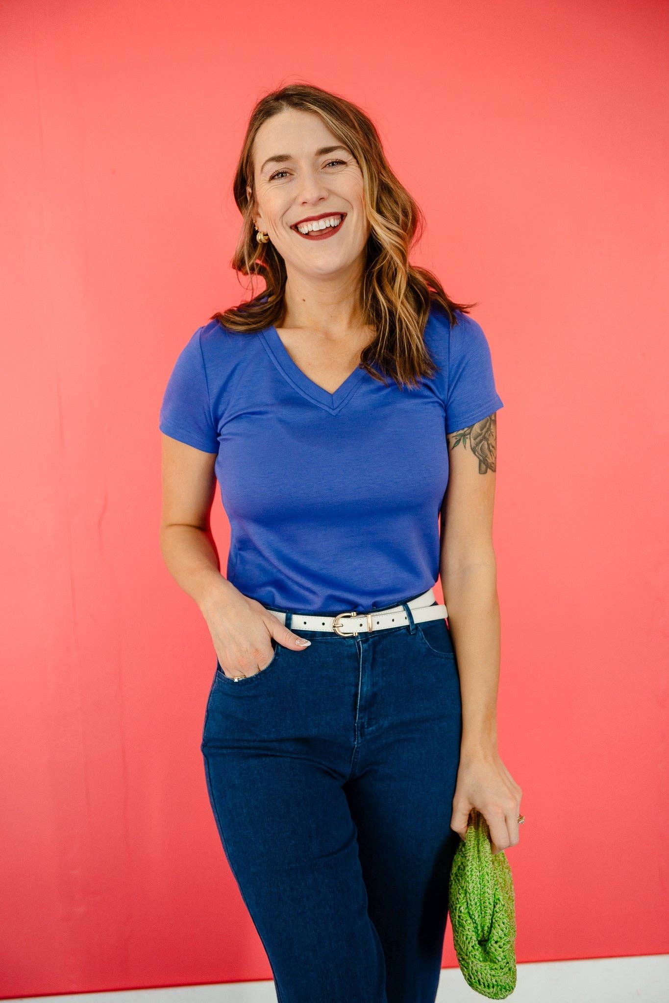 [Ellevate Basics]  The Essential V-Neck Breeze Tee: Heliotrope / Medium - Surprise Lily