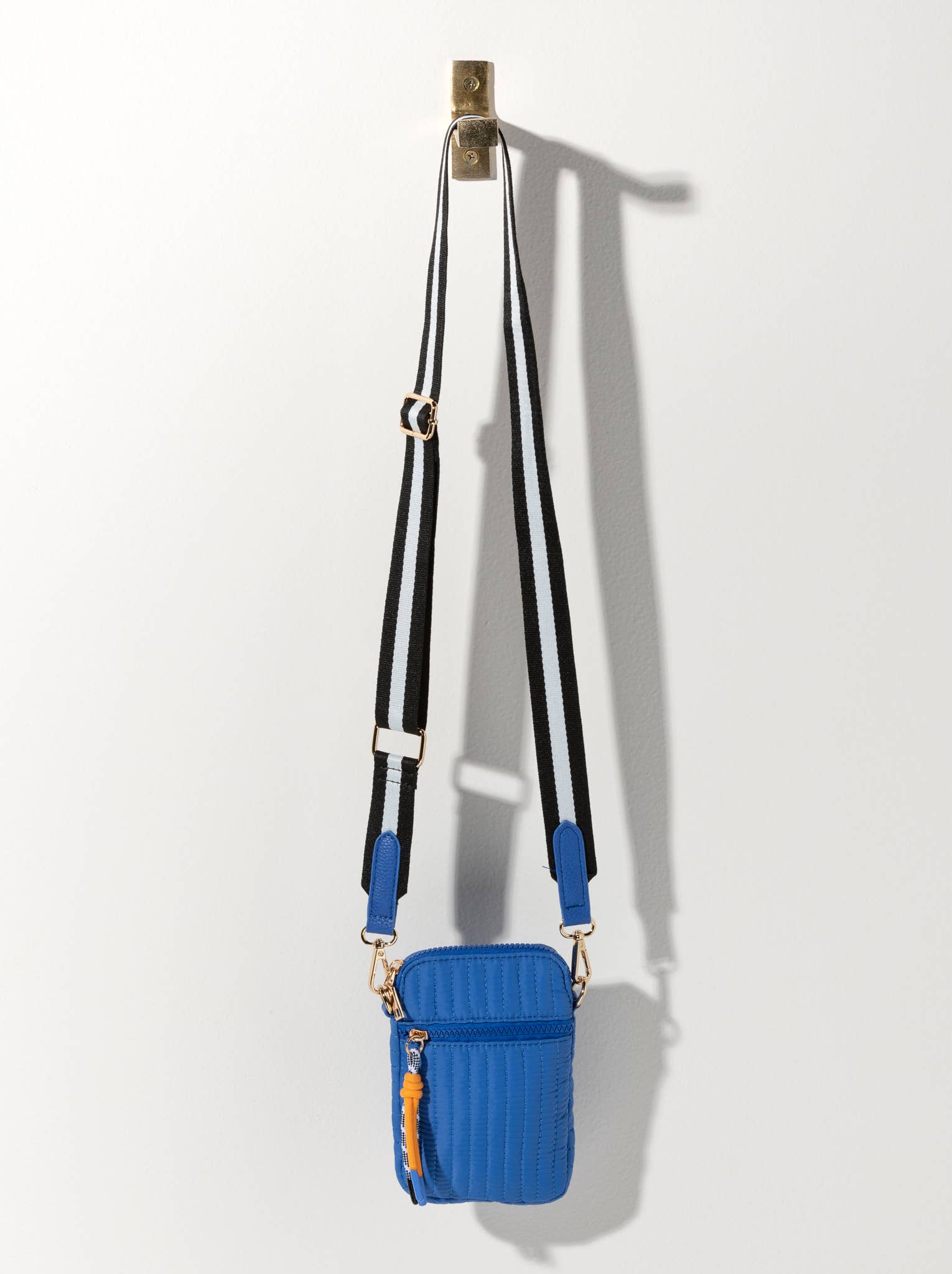 EZRA PHONE HOLDER - Surprise Lily