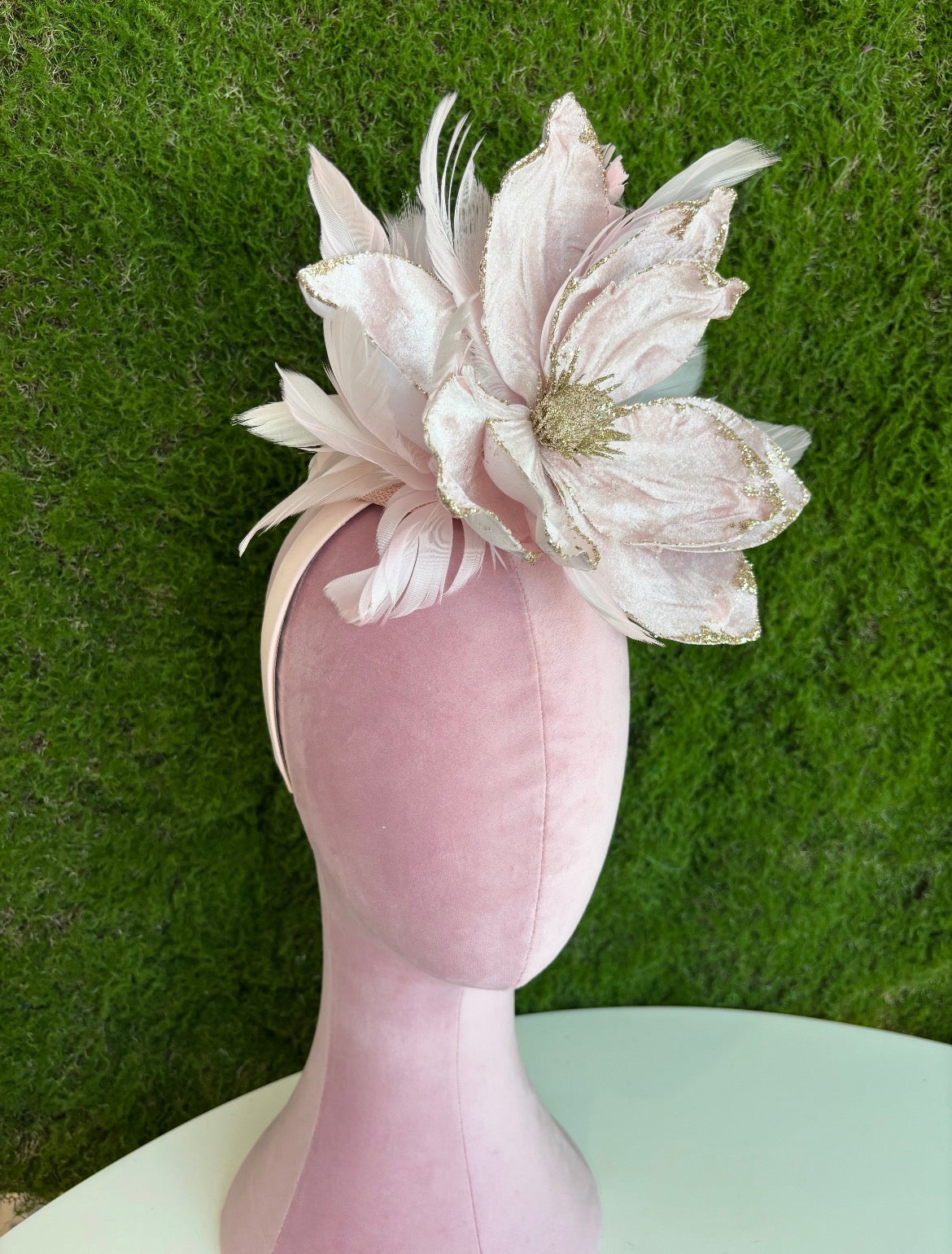 Mari Fascinator - Surprise Lily