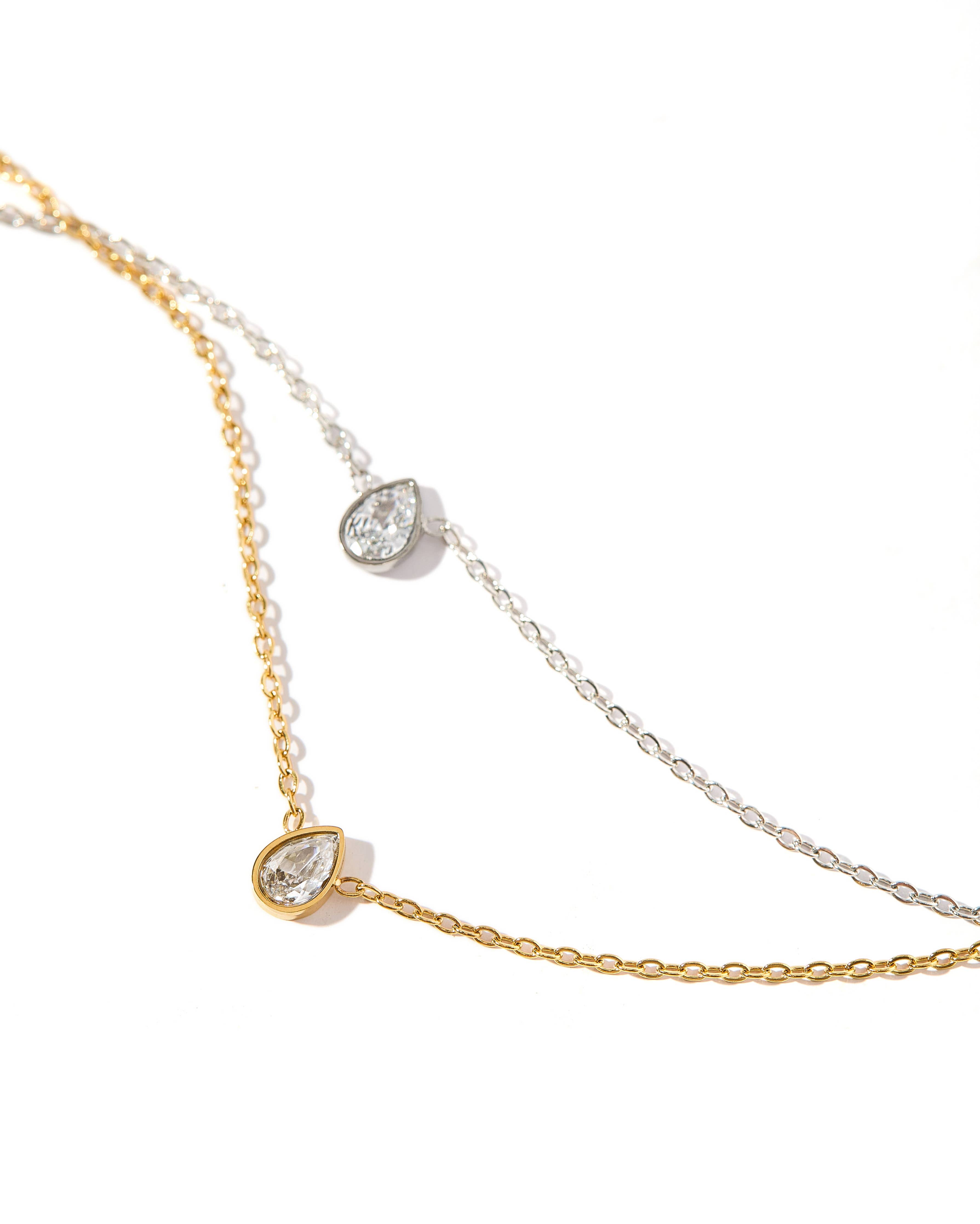 Necklace - Paloma Pear Drop Gold - Surprise Lily